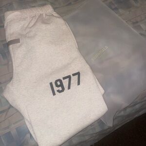 Essentials Sweatpants 1977